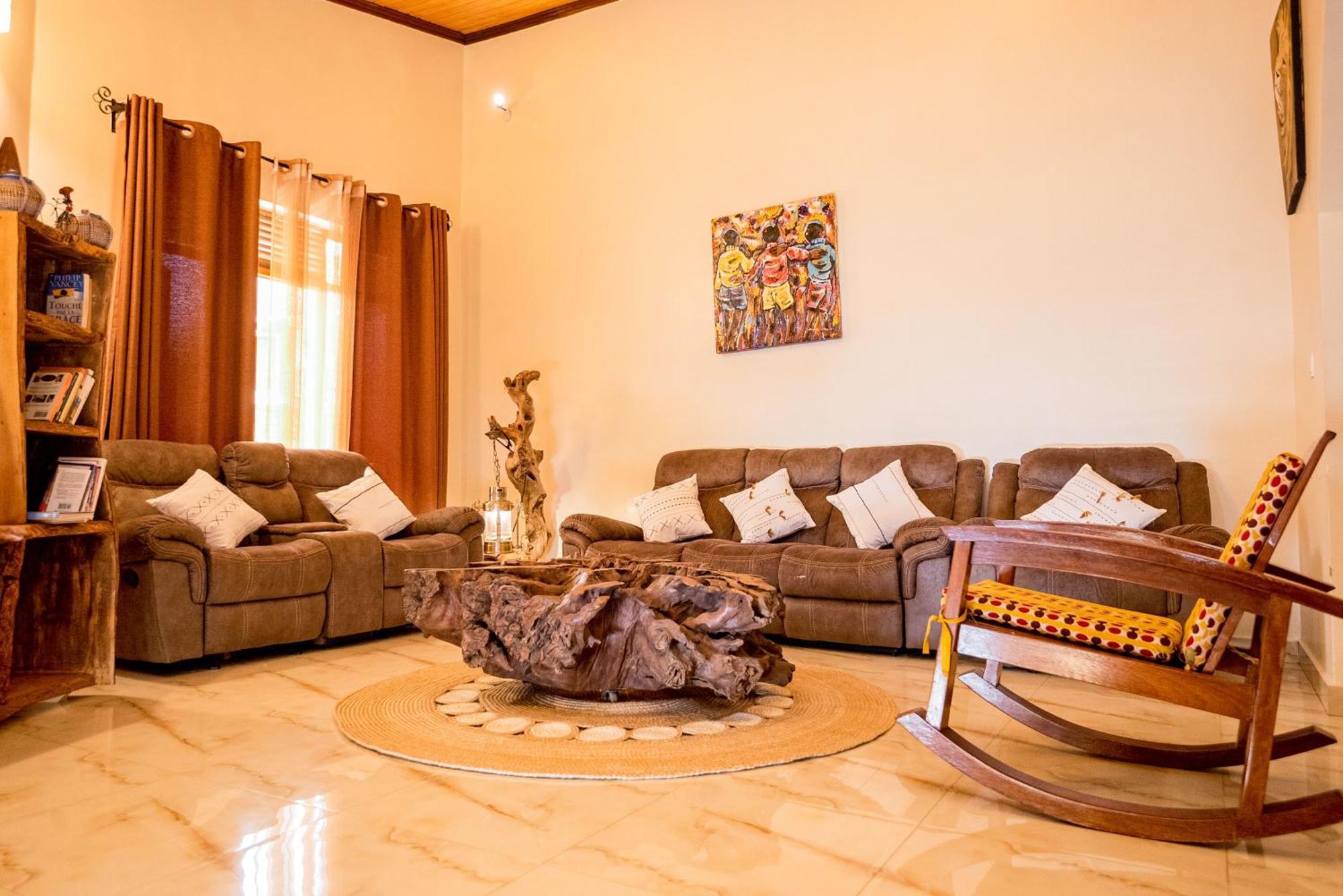 High Ground Villa Ltd คิกาลี ภายนอก รูปภาพ